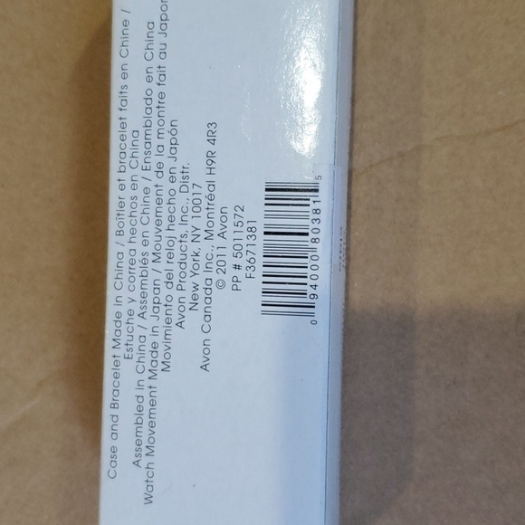 Avon Glittering Stretch bracelet clear 2011 New in box - Picture 4 of 5